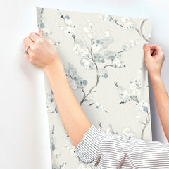 4198-27844-peel-and-stick-wallpaper-stick-application-step