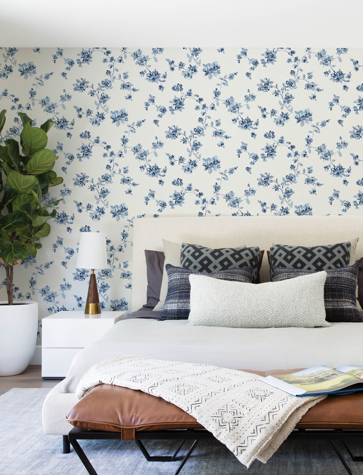 4199-24481-peel-and-stick-wallpaper-room-scene-detail-closeup