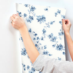 4199-24481-peel-and-stick-wallpaper-stick-application-step