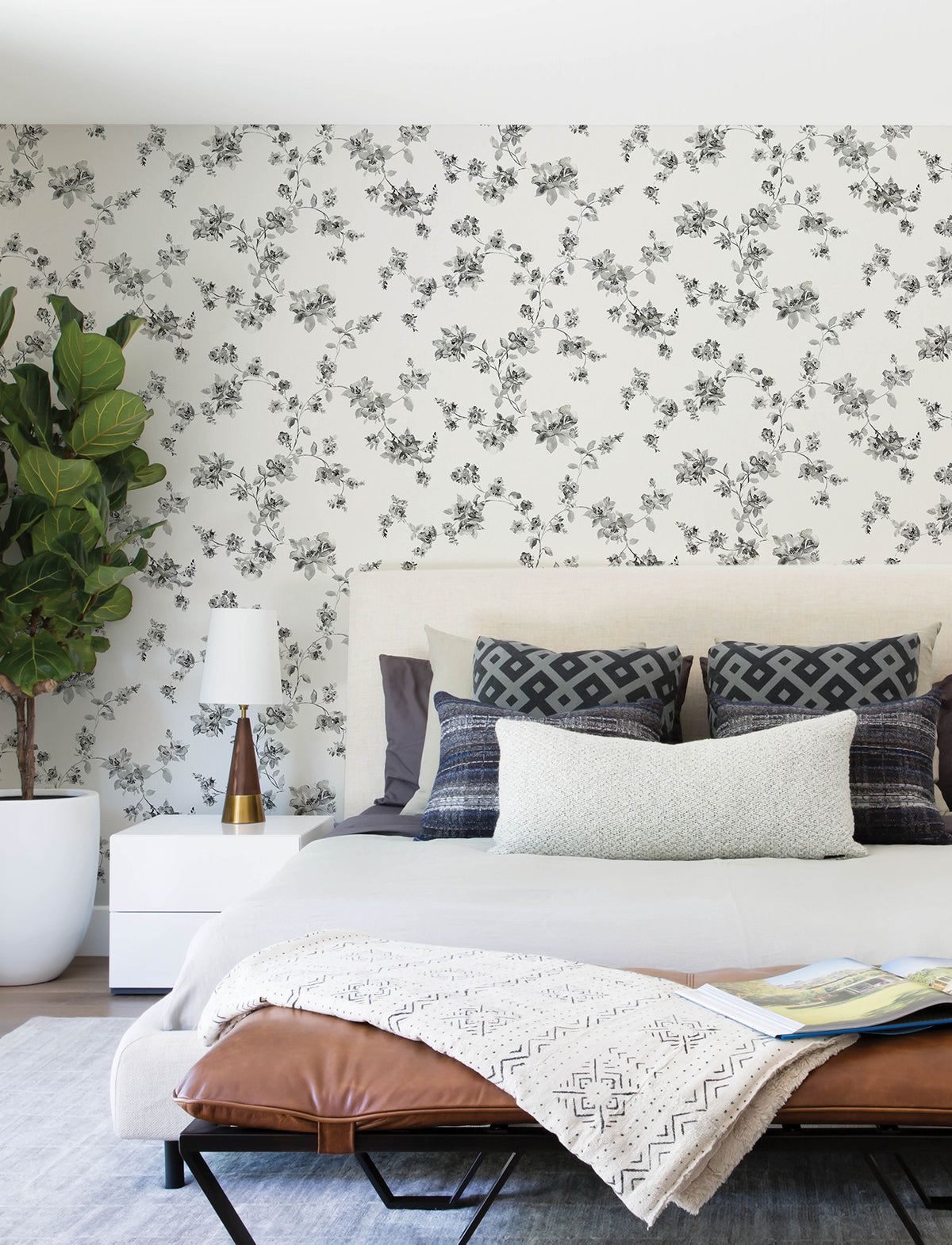 4199-24482-peel-and-stick-wallpaper-room-scene-detail-closeup
