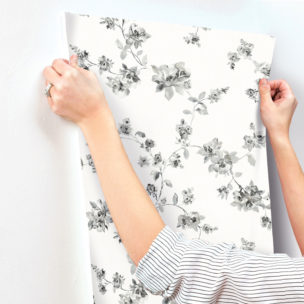 4199-24482-peel-and-stick-wallpaper-stick-application-step