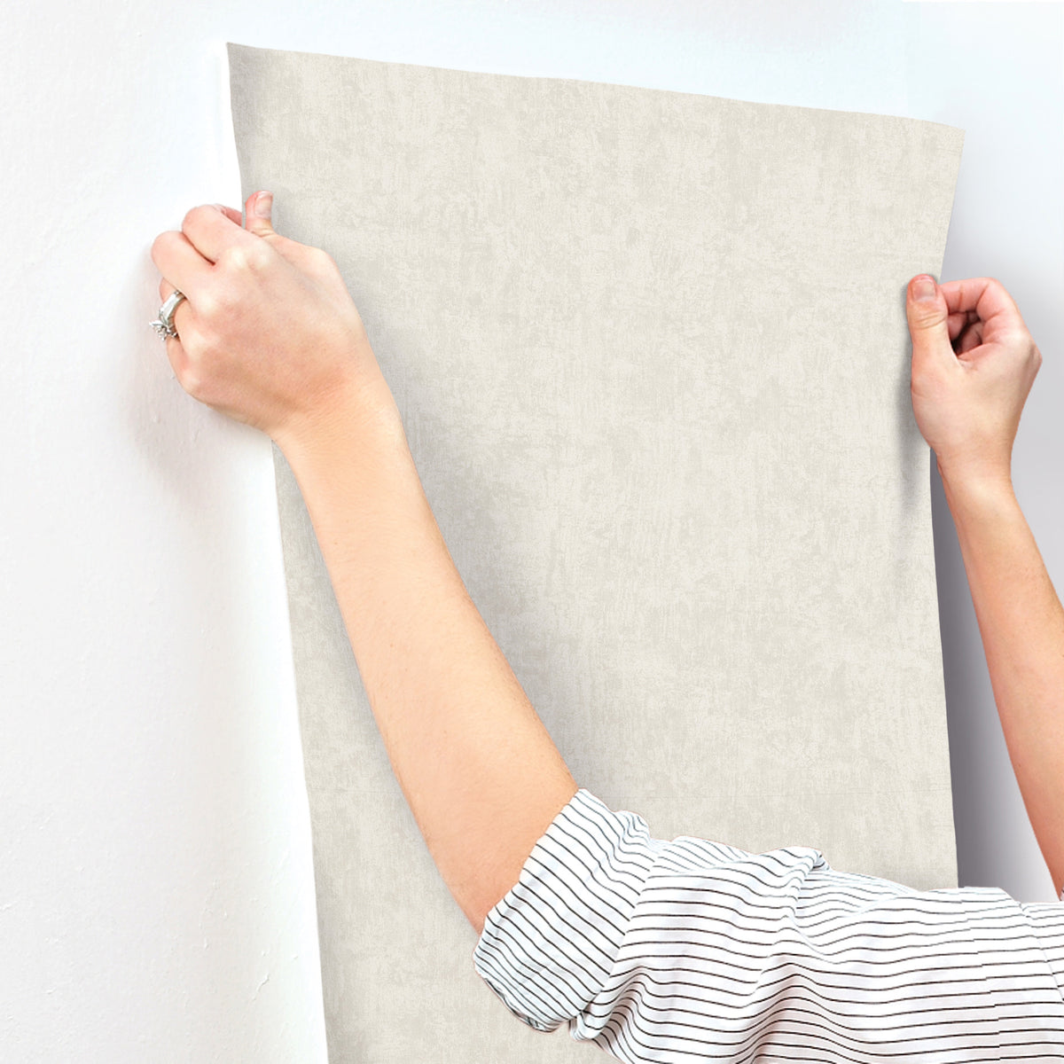 4199-27772-peel-and-stick-wallpaper-stick-application-step