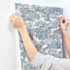 4199-72559-peel-and-stick-wallpaper-stick-application-step