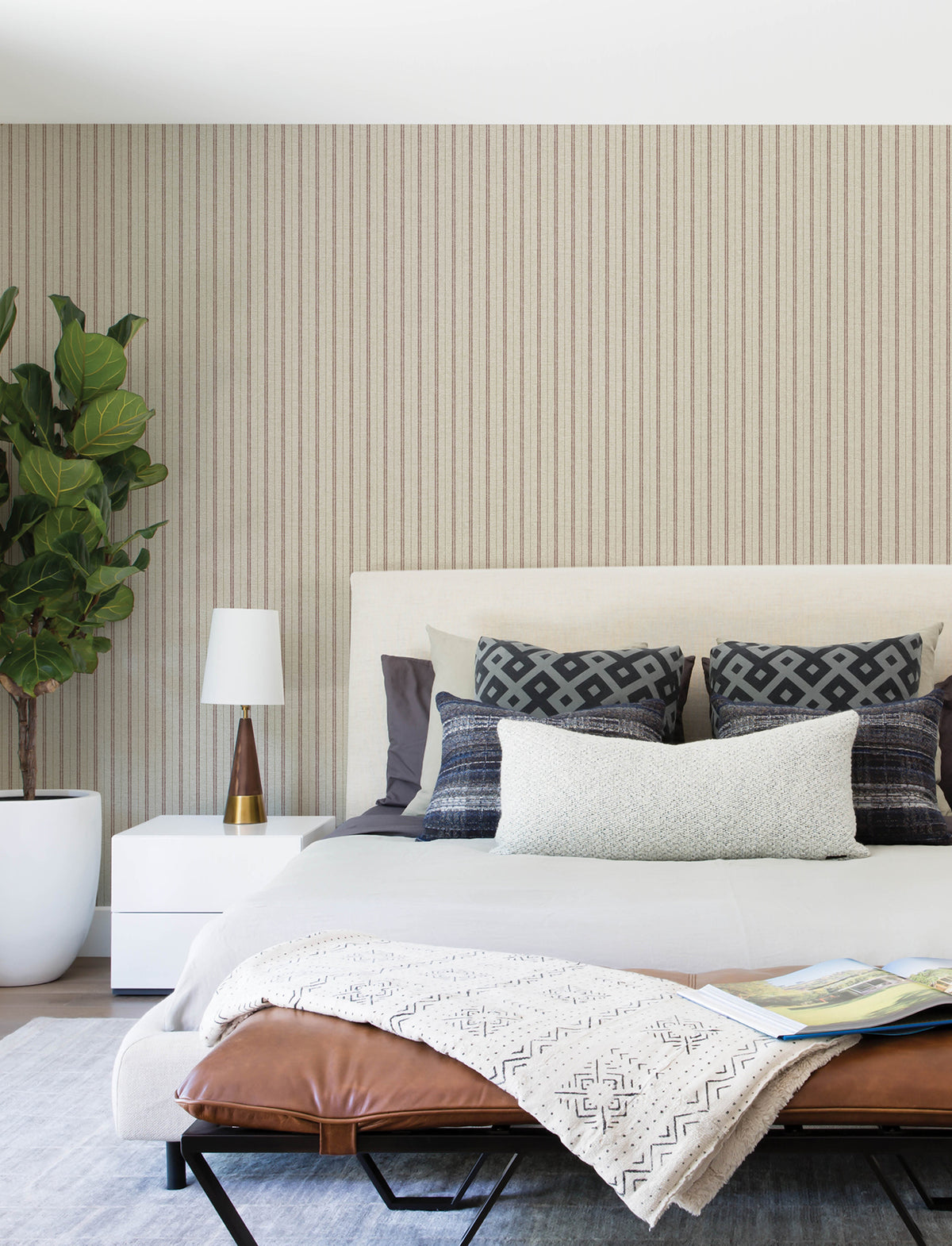 4199-83428-peel-and-stick-wallpaper-room-scene-detail-closeup