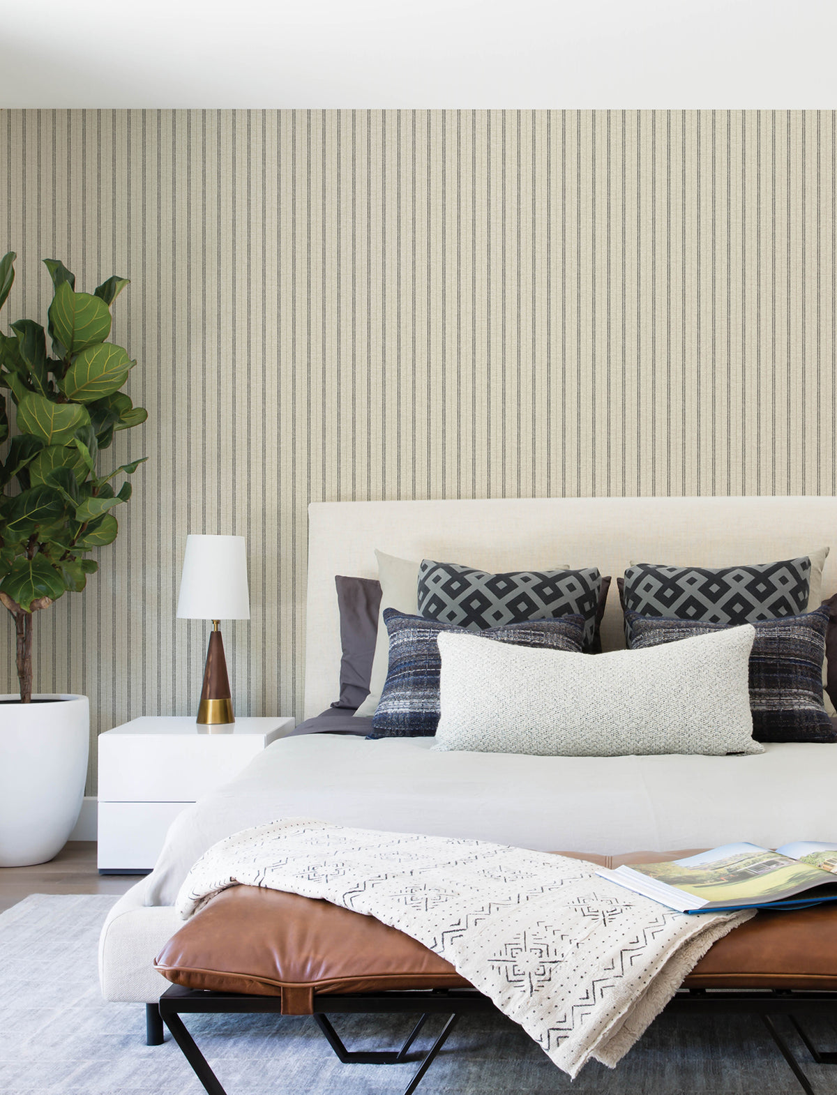 4199-83429-peel-and-stick-wallpaper-room-scene-detail-closeup