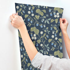 4199-83714-peel-and-stick-wallpaper-stick-application-step