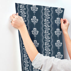 4199-83721-peel-and-stick-wallpaper-stick-application-step