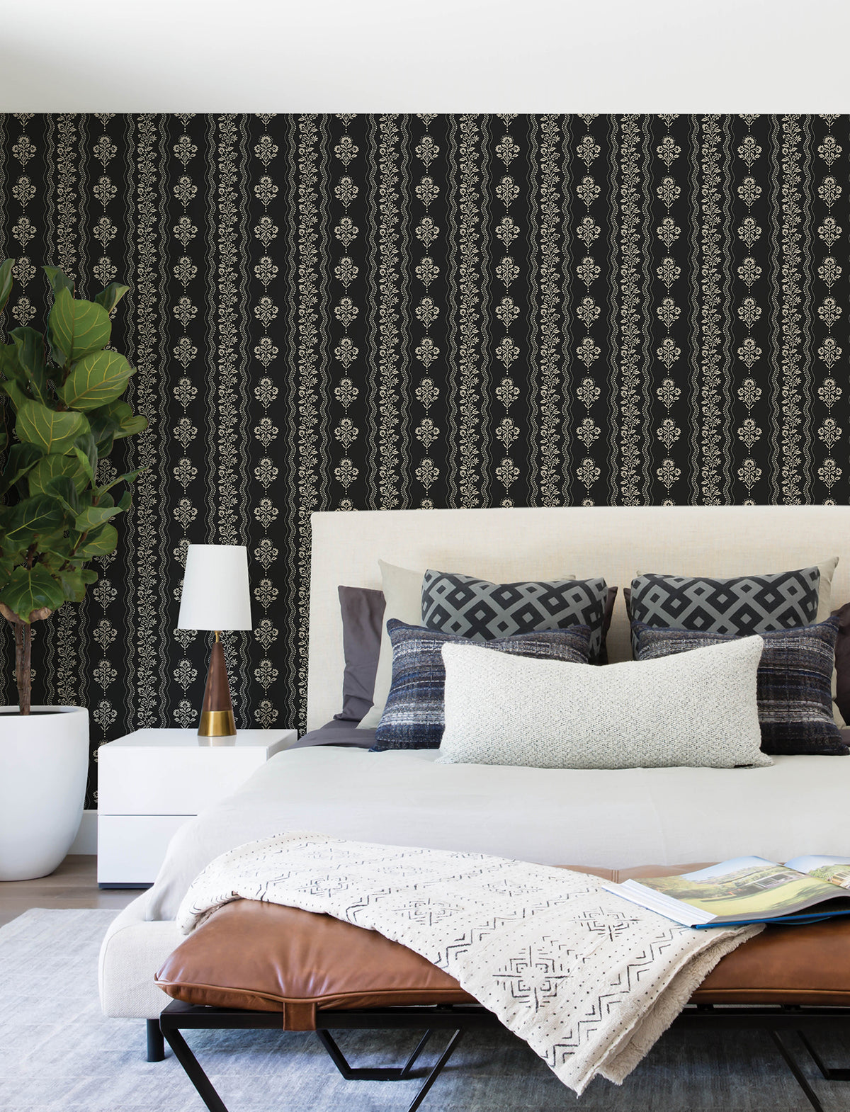 4199-83724-peel-and-stick-wallpaper-room-scene-detail-closeup