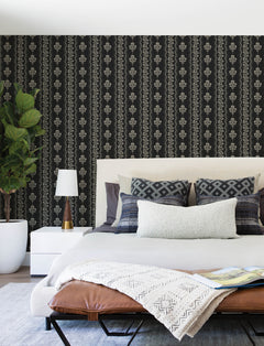 4199-83724-peel-and-stick-wallpaper-room-scene-detail-closeup