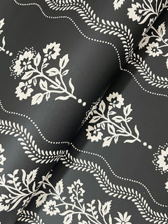 4199-83724-peel-and-stick-wallpaper-detail-closeup