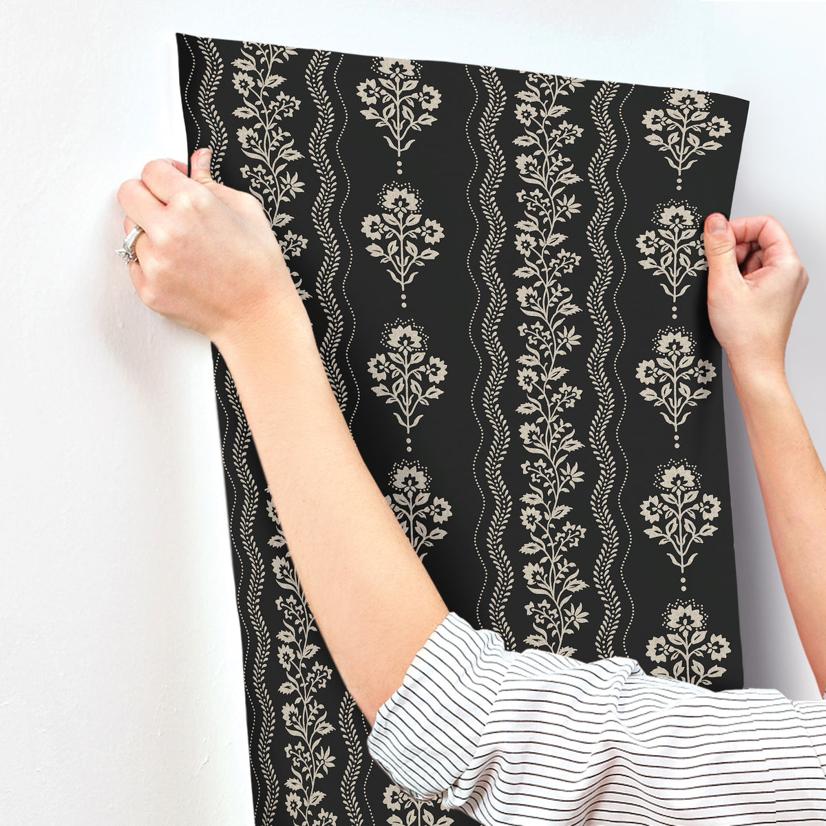 4199-83724-peel-and-stick-wallpaper-stick-application-step