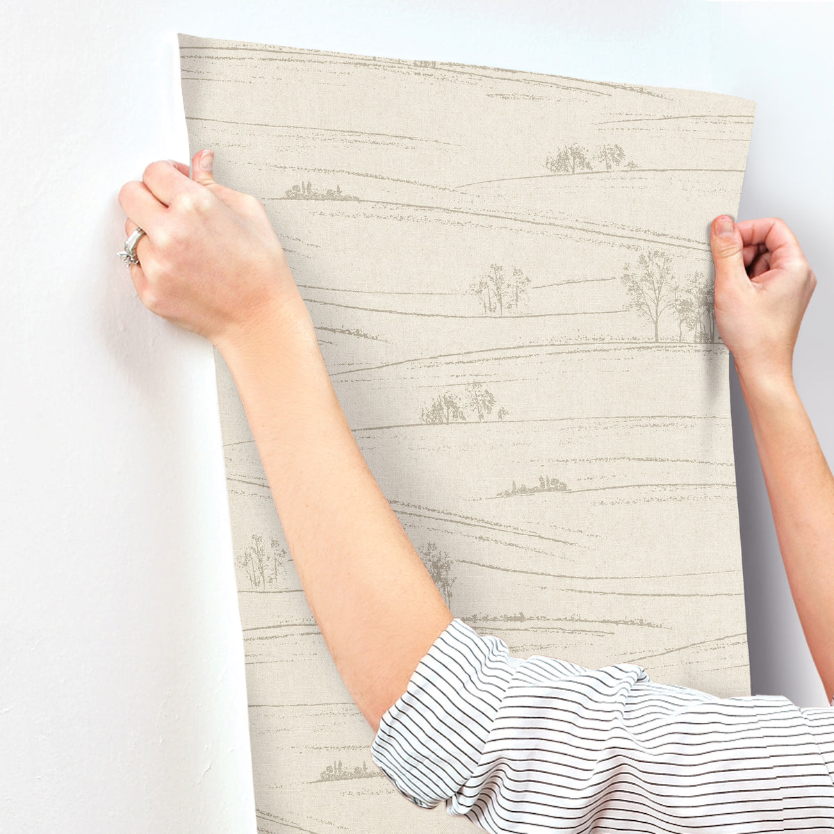 4199-83729-peel-and-stick-wallpaper-stick-application-step
