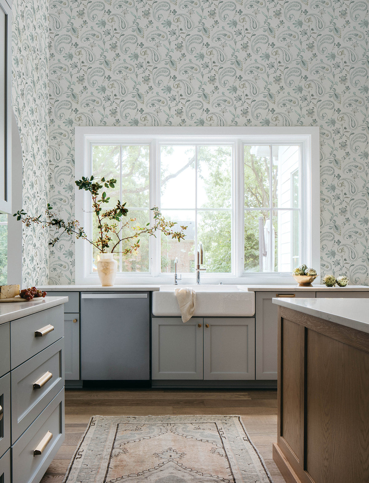 4199-83746-peel-and-stick-wallpaper-room-scene