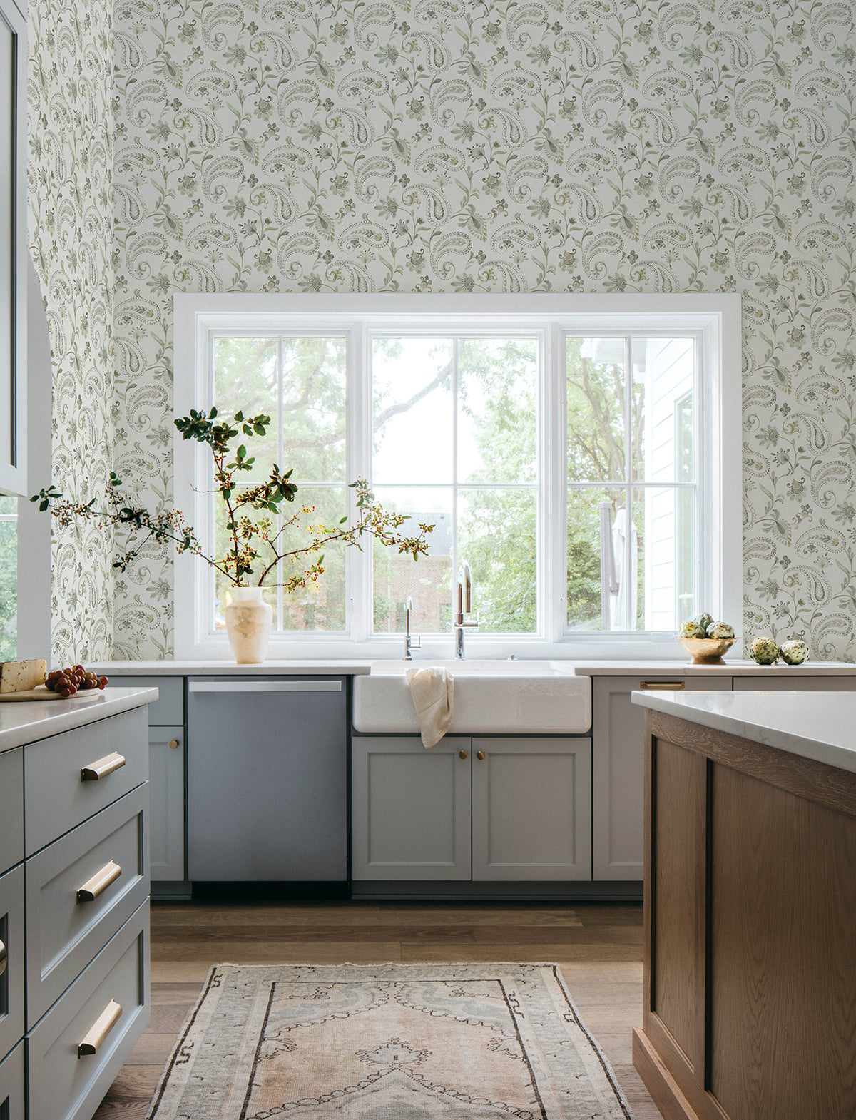 4199-83747-peel-and-stick-wallpaper-room-scene