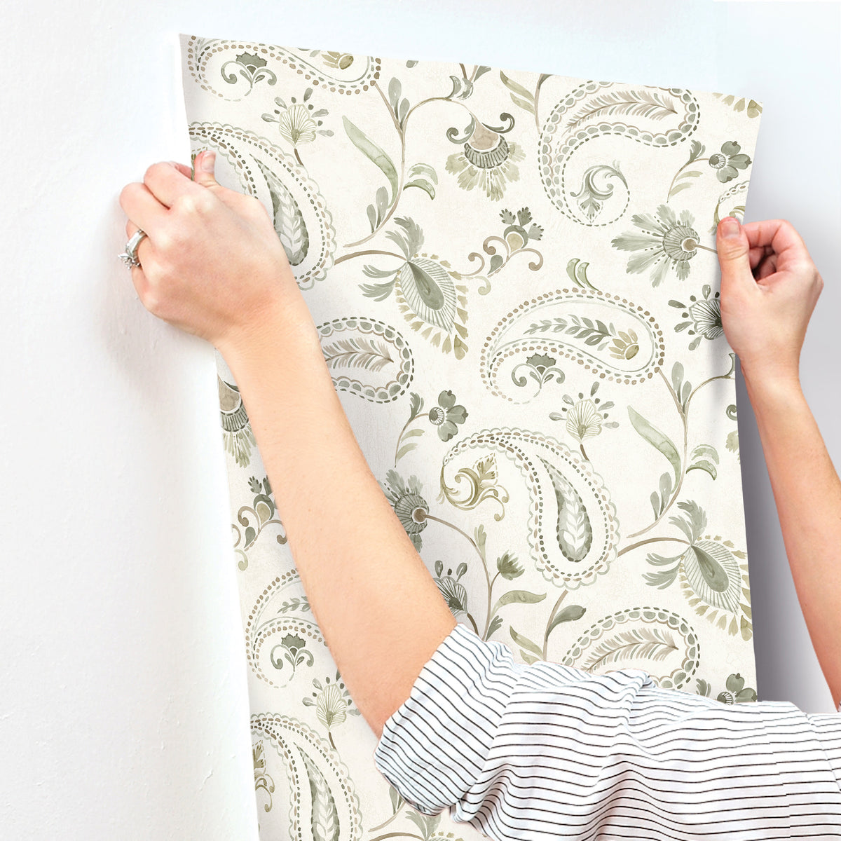 4199-83747-peel-and-stick-wallpaper-stick-application-step
