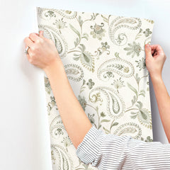 4199-83747-peel-and-stick-wallpaper-stick-application-step