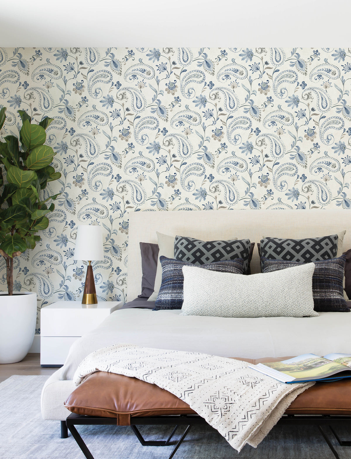4199-83748-peel-and-stick-wallpaper-room-scene-detail-closeup