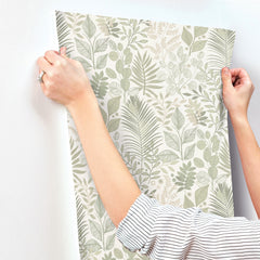 4201-20102-peel-and-stick-wallpaper-stick-application-step