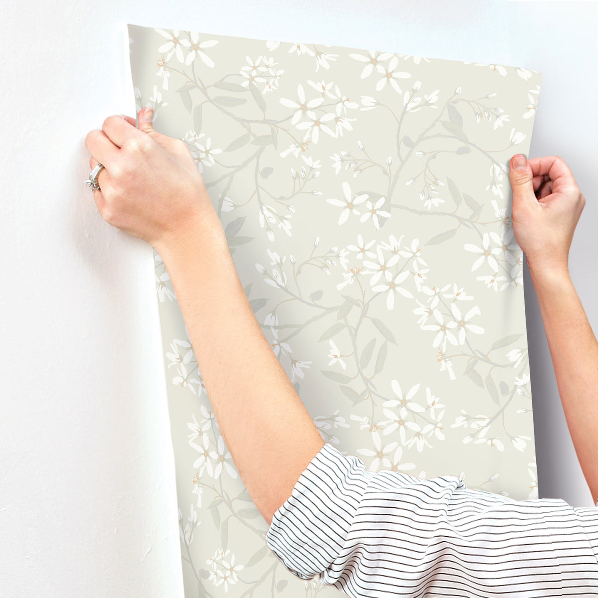 4201-20110-peel-and-stick-wallpaper-stick-application-step