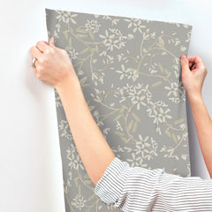 4201-20114-peel-and-stick-wallpaper-stick-application-step