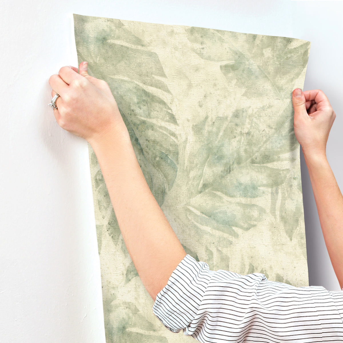 4202-416121-peel-and-stick-wallpaper-stick-application-step