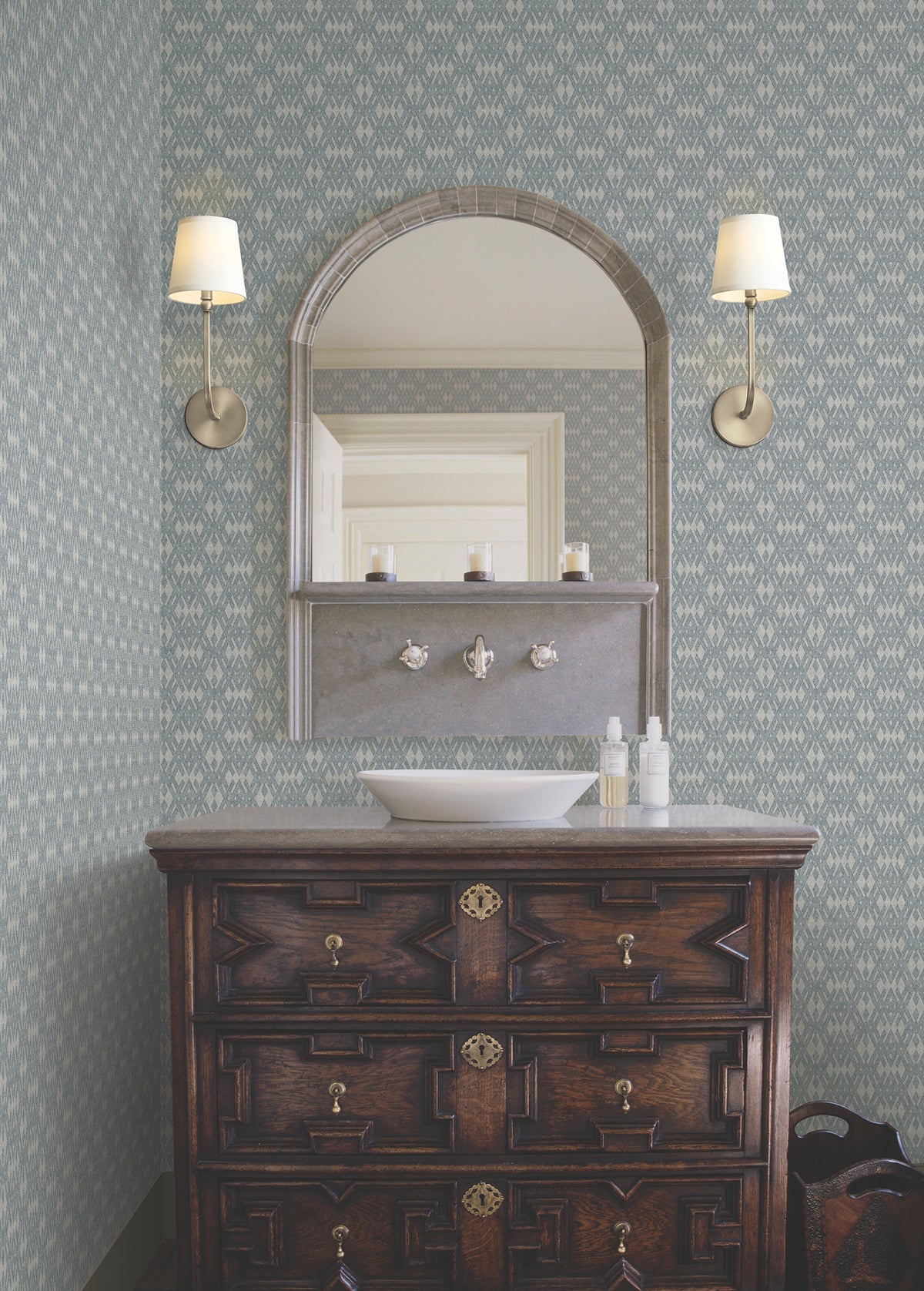 4211-83546-peel-and-stick-wallpaper-room-scene