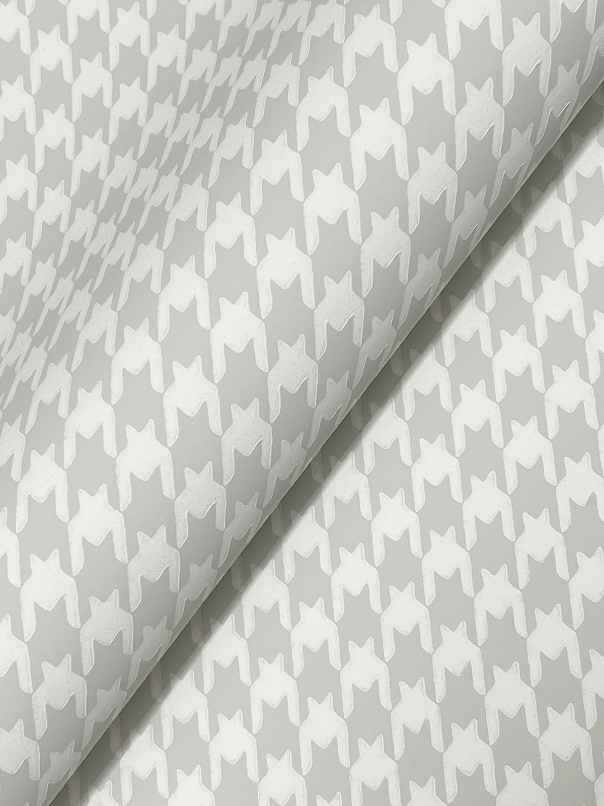 4211-83558-peel-and-stick-wallpaper-detail-closeup