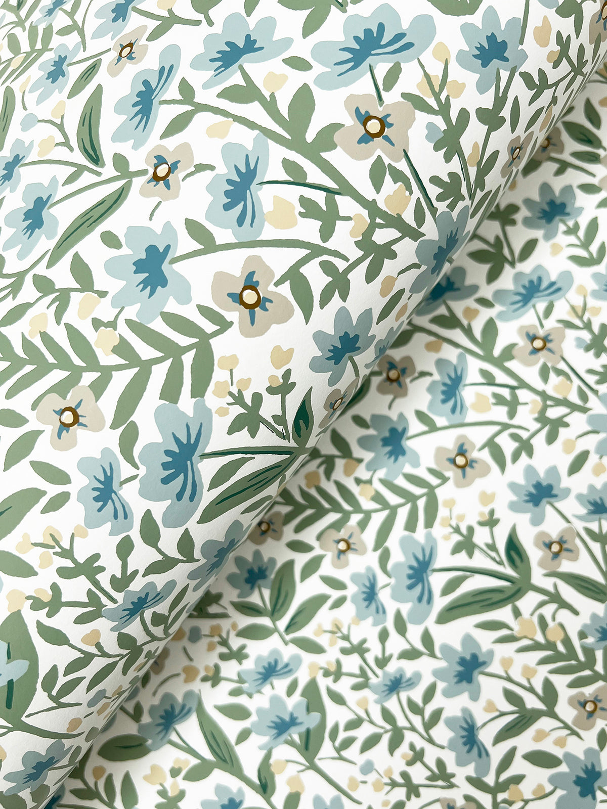 4212-84367-peel-and-stick-wallpaper-detail-closeup