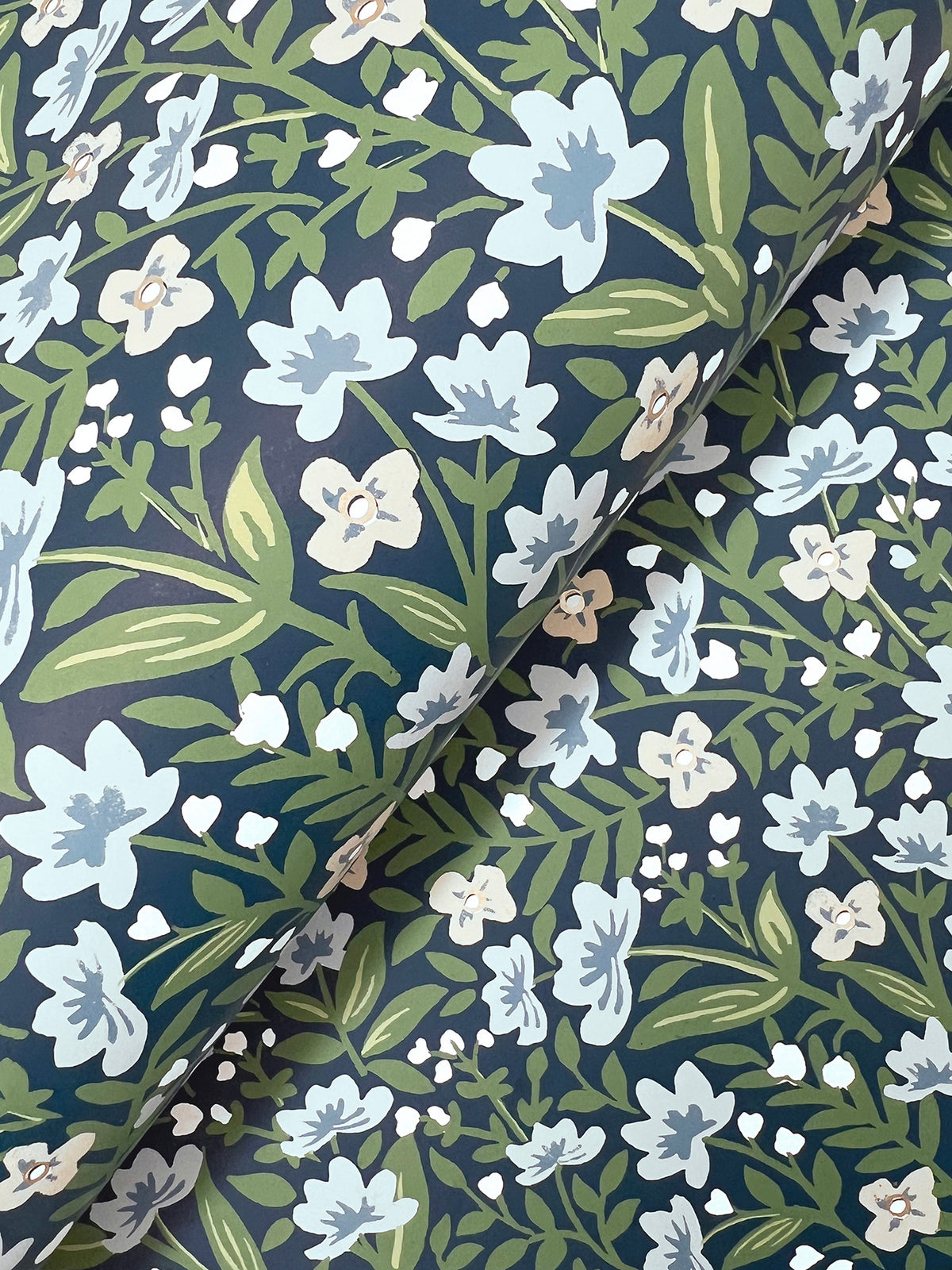 4212-84369-peel-and-stick-wallpaper-detail-closeup