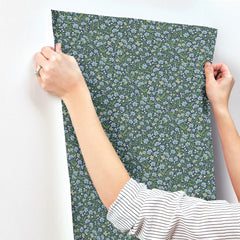 4212-84369-peel-and-stick-wallpaper-stick-application-step