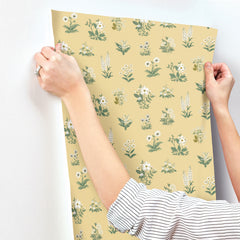 4212-84371-peel-and-stick-wallpaper-stick-application-step