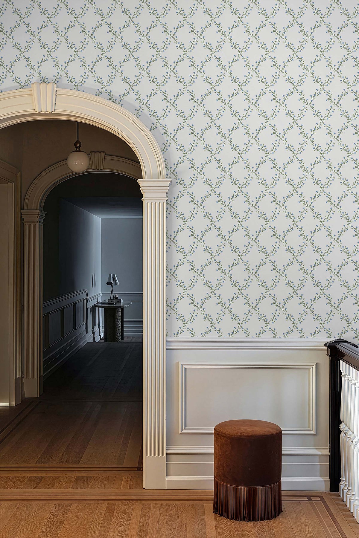 4212-84389-peel-and-stick-wallpaper-room-scene-detail-closeup