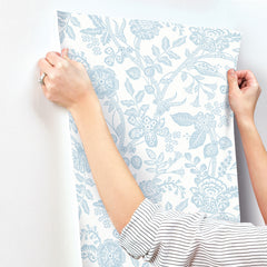 4212-84401-peel-and-stick-wallpaper-stick-application-step