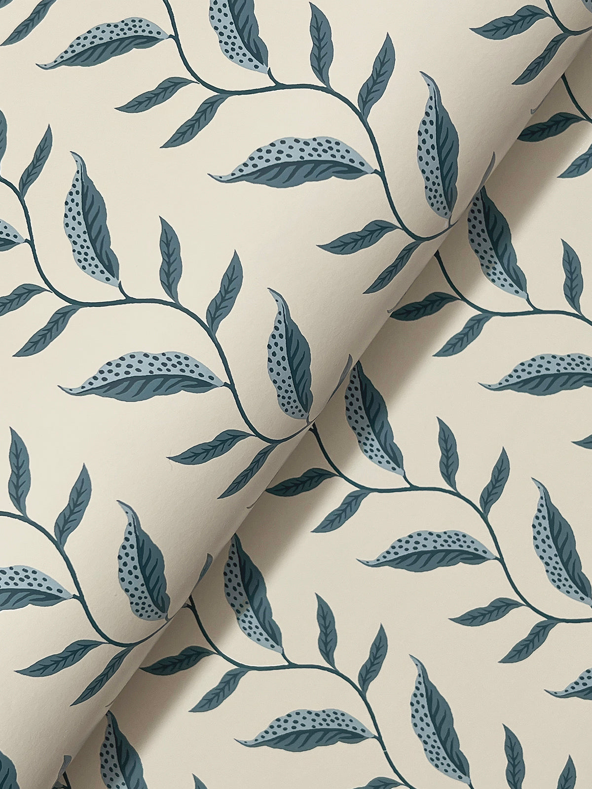 4212-84405-peel-and-stick-wallpaper-detail-closeup