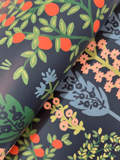 4212-84412-peel-and-stick-wallpaper-detail-closeup