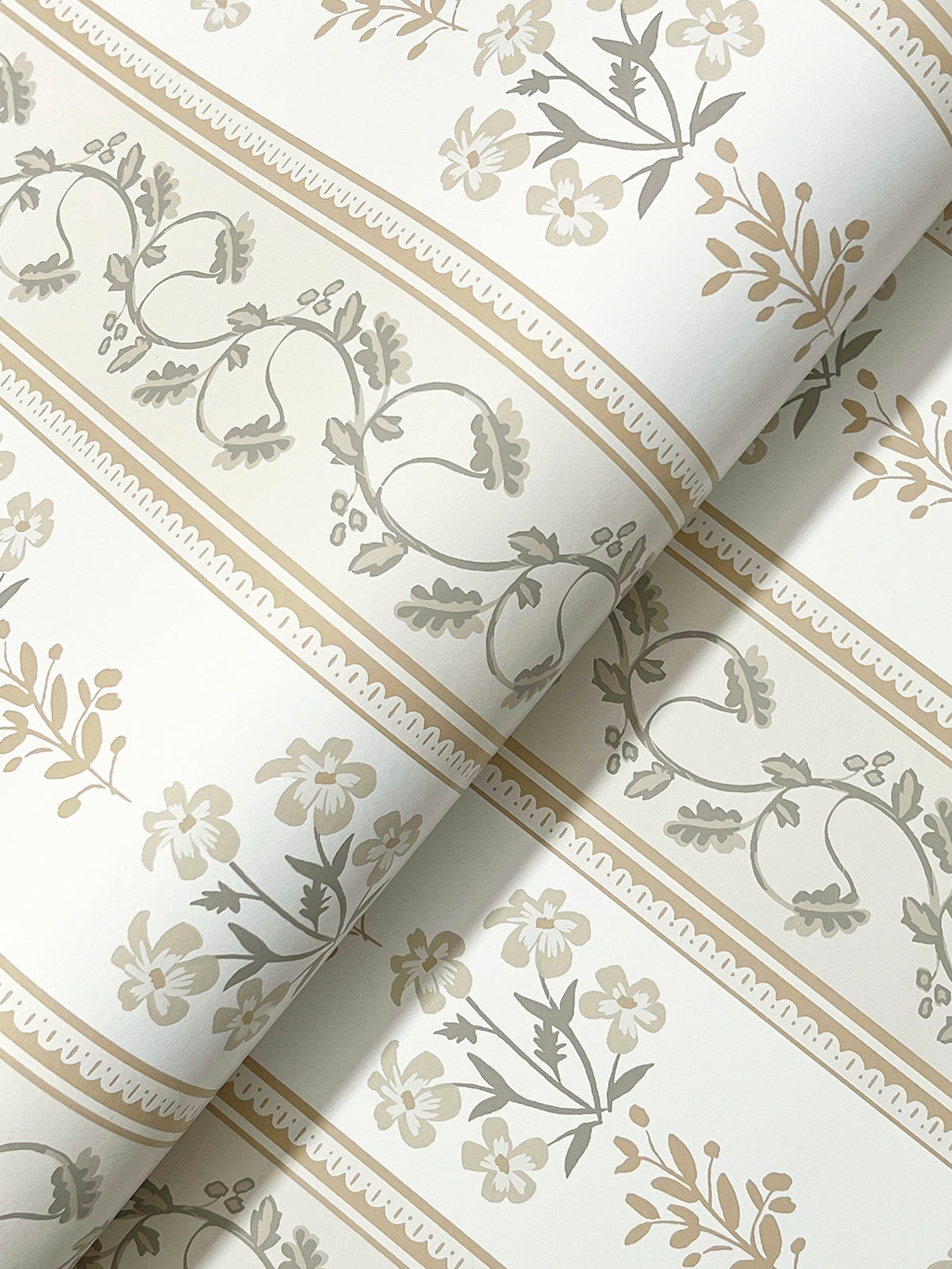 4212-84415-peel-and-stick-wallpaper-detail-closeup