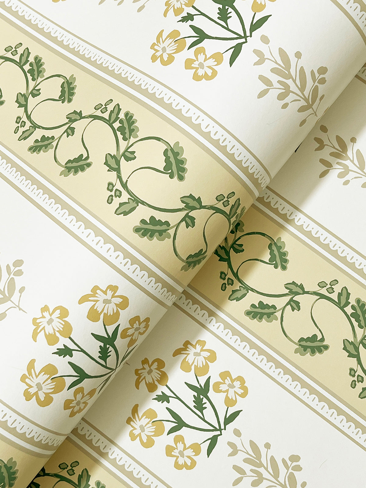 4212-84417-peel-and-stick-wallpaper-detail-closeup