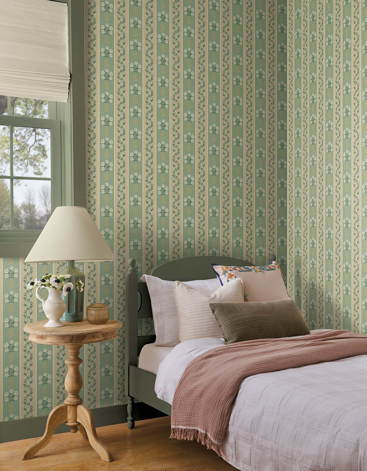 4212-84418-peel-and-stick-wallpaper-room-scene