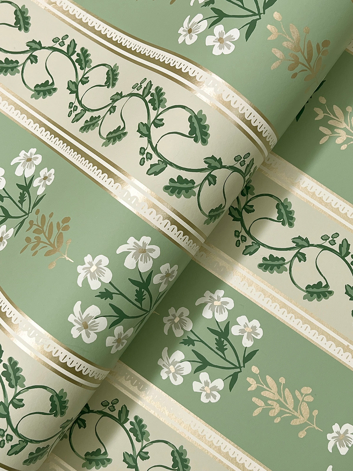 4212-84418-peel-and-stick-wallpaper-detail-closeup