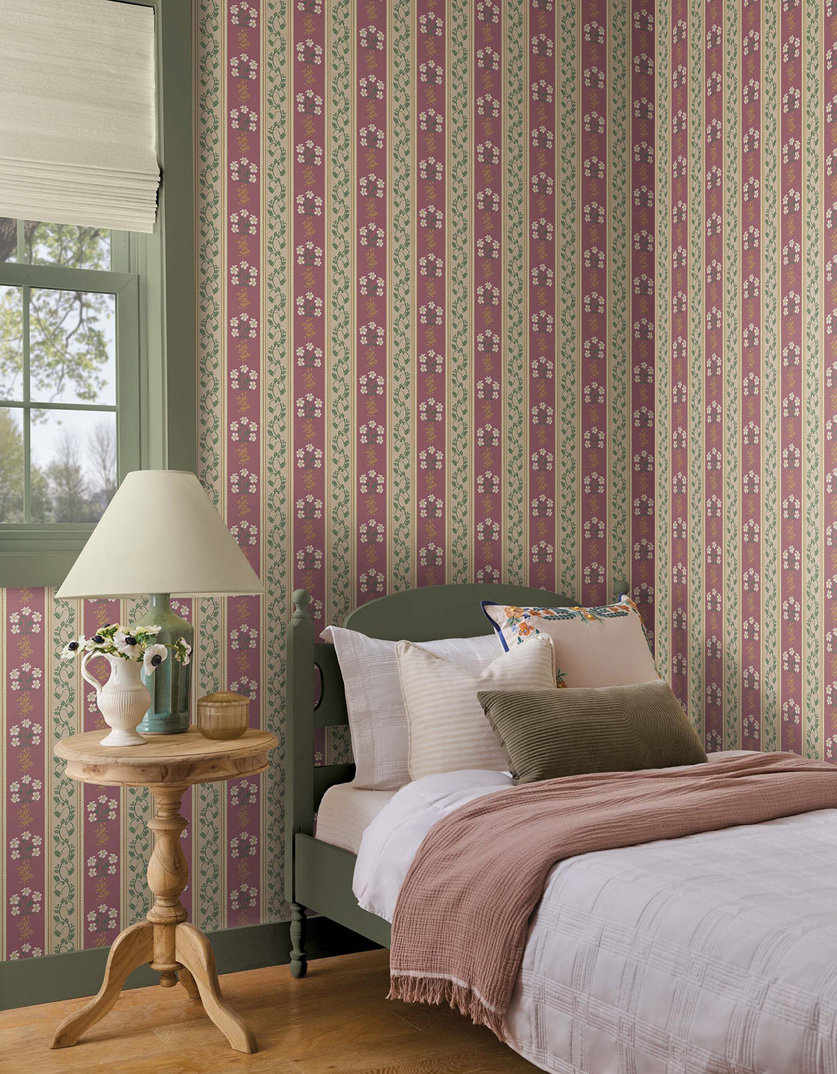 4212-84419-peel-and-stick-wallpaper-room-scene