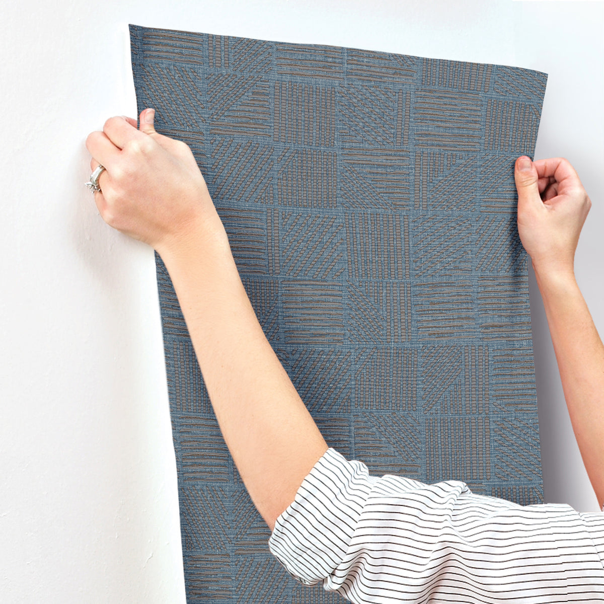 4228-84161-peel-and-stick-wallpaper-stick-application-step