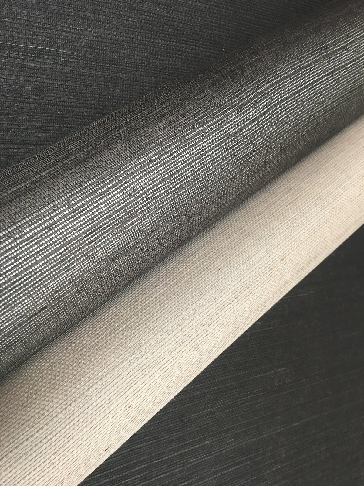 AB2195-peel-and-stick-wallpaper-detail-closeup