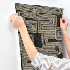 AG2032-peel-and-stick-wallpaper-stick-application-step