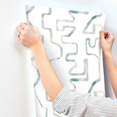 AG2055-peel-and-stick-wallpaper-stick-application-step