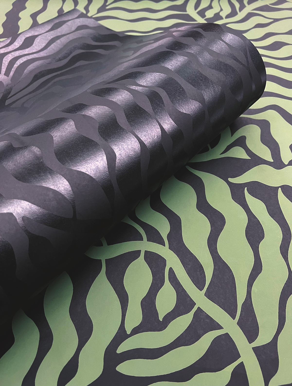 AG2061-peel-and-stick-wallpaper-detail-closeup-2