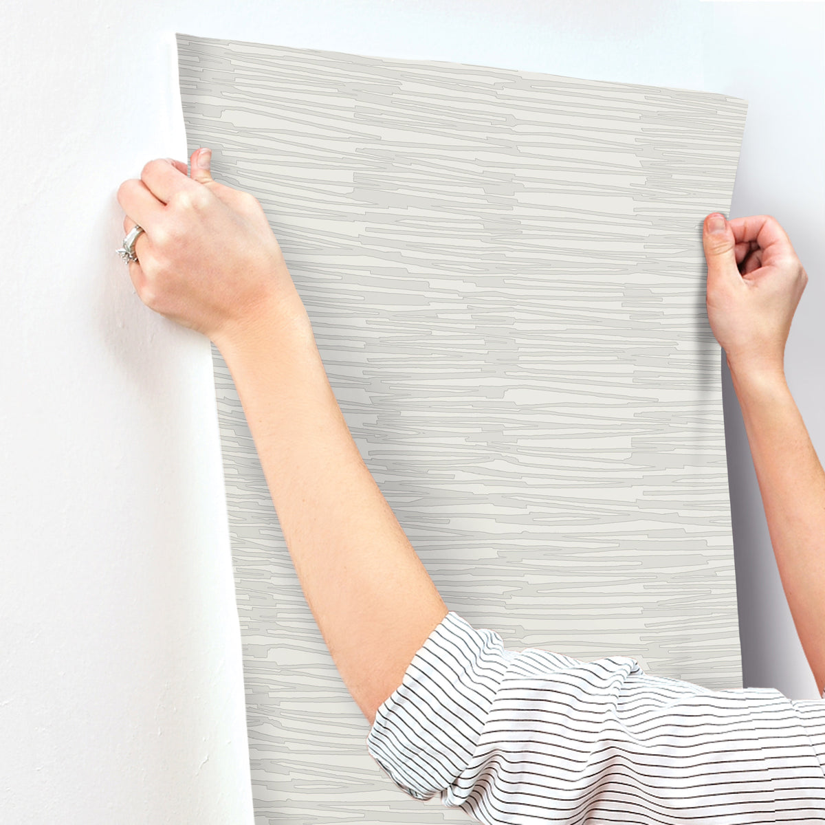 AG2092-peel-and-stick-wallpaper-stick-application-step
