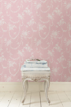 AST4110-peel-and-stick-wallpaper-room-scene