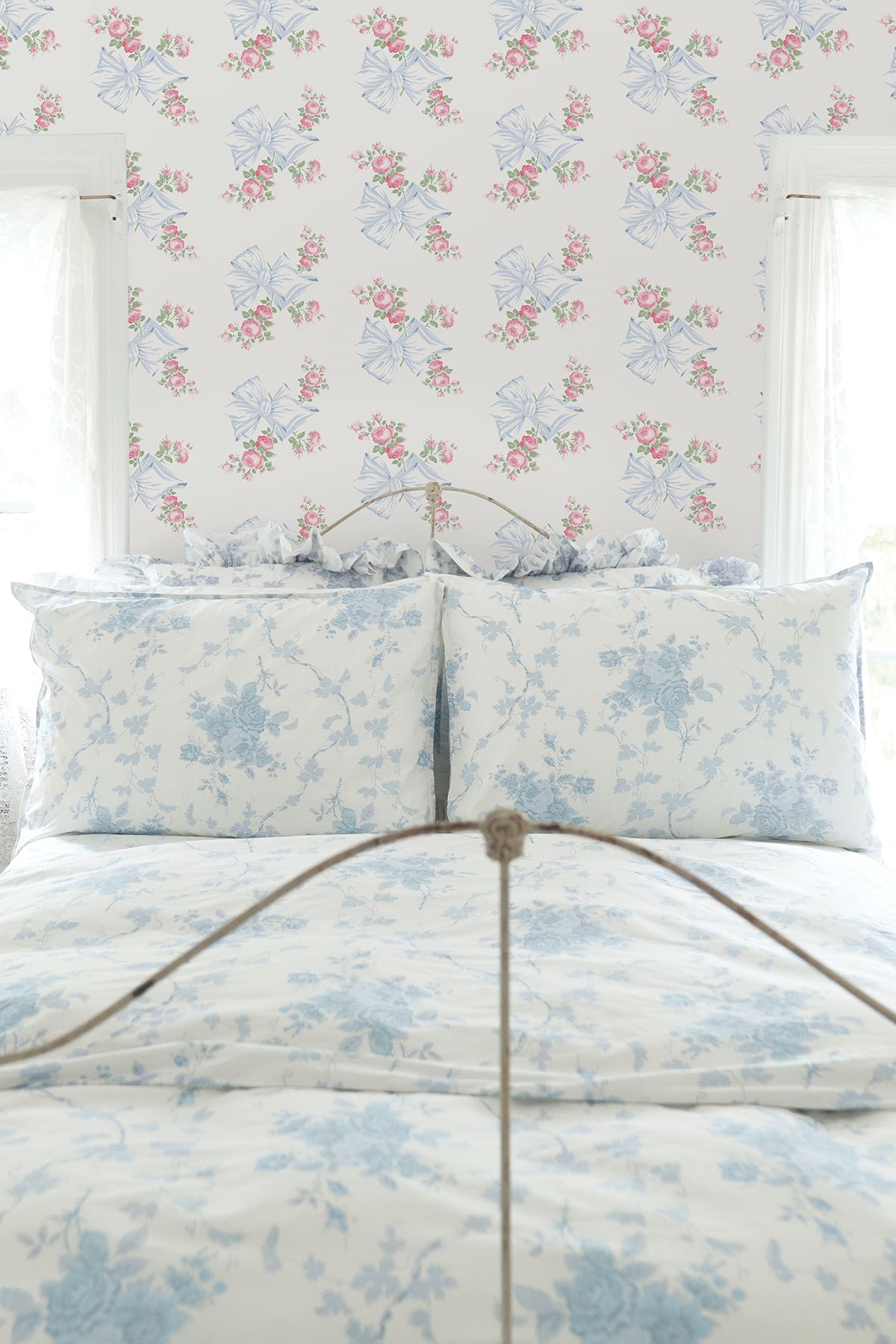 Rosa Beaux Pastel Large Bow Spot Wallpaper Wallpaper A-Street Prints   