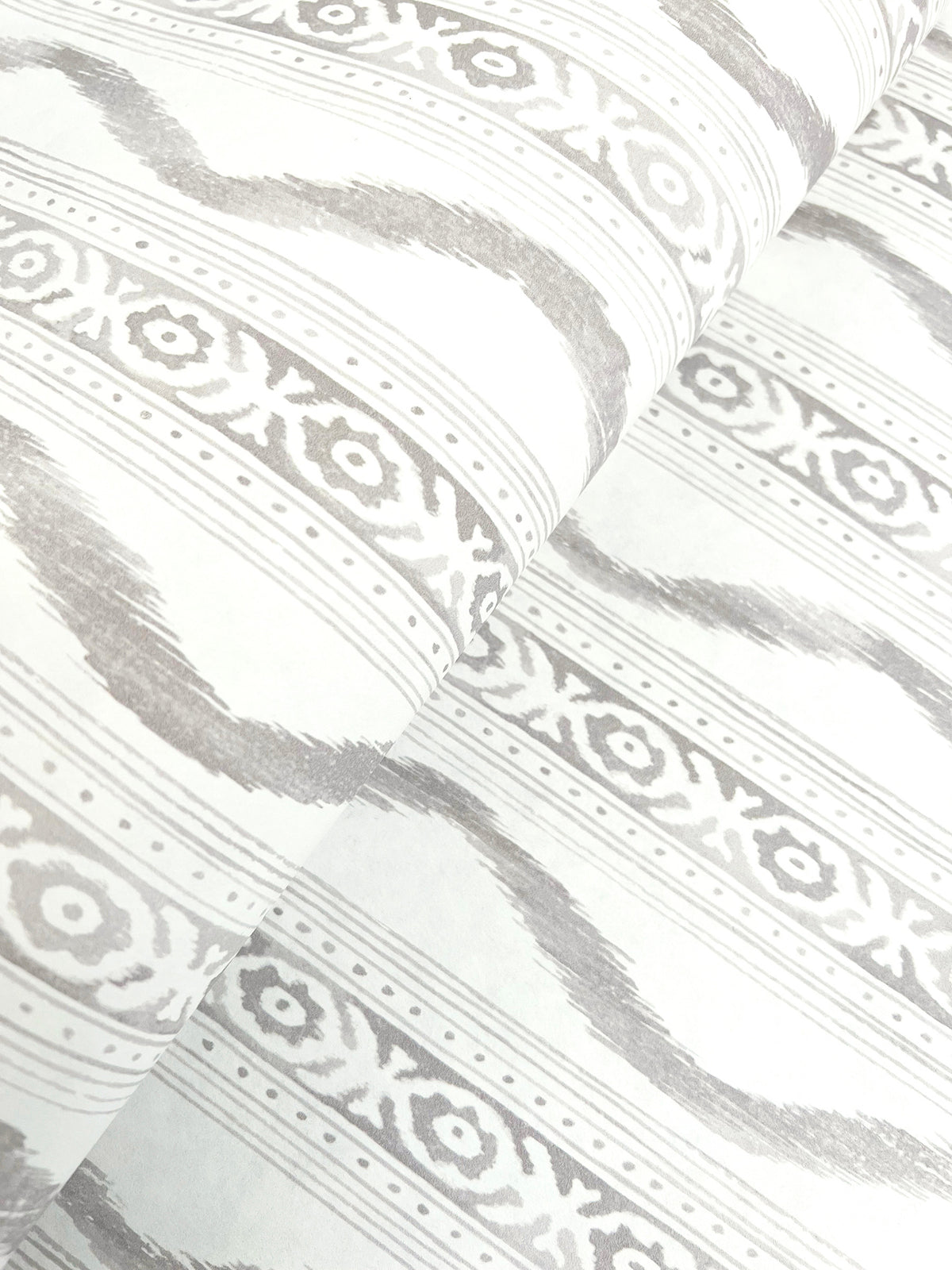 AST4348-peel-and-stick-wallpaper-detail-closeup