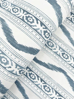 AST4349-peel-and-stick-wallpaper-detail-closeup